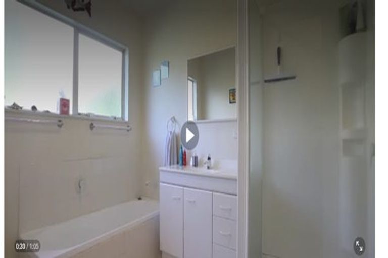 Photo of property in 6 Cayman Place, Unsworth Heights, Auckland, 0632