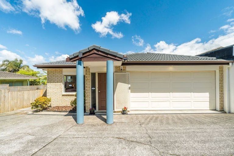 Photo of property in 25c Buscomb Avenue, Henderson, Auckland, 0610