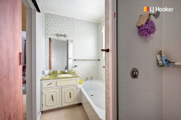 Photo of property in 70a Marion Street, Macandrew Bay, Dunedin, 9014