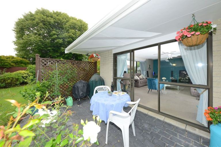 Photo of property in 12 Juniper Place, Burnside, Christchurch, 8053