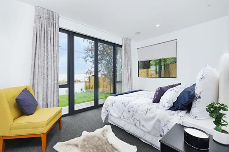 Photo of property in 1 Te Awakura Terrace, Mount Pleasant, Christchurch, 8081