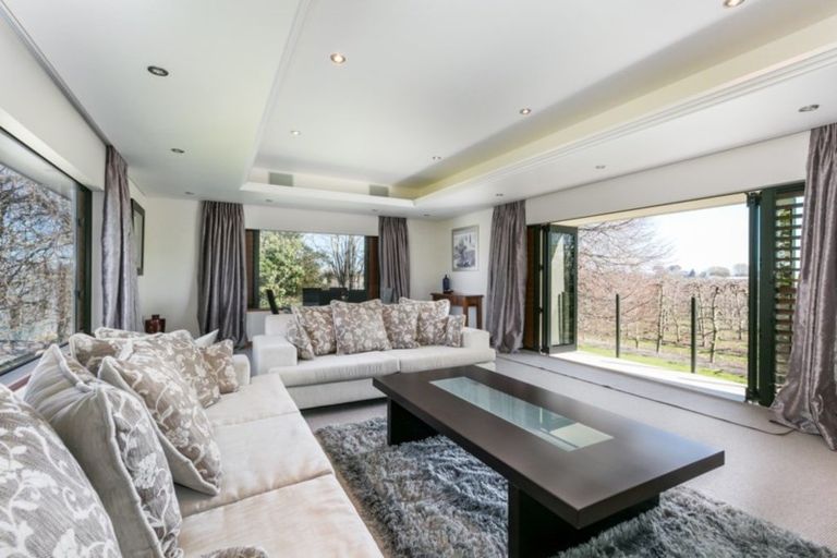 Photo of property in 32 Miller Road, Havelock North, 4130