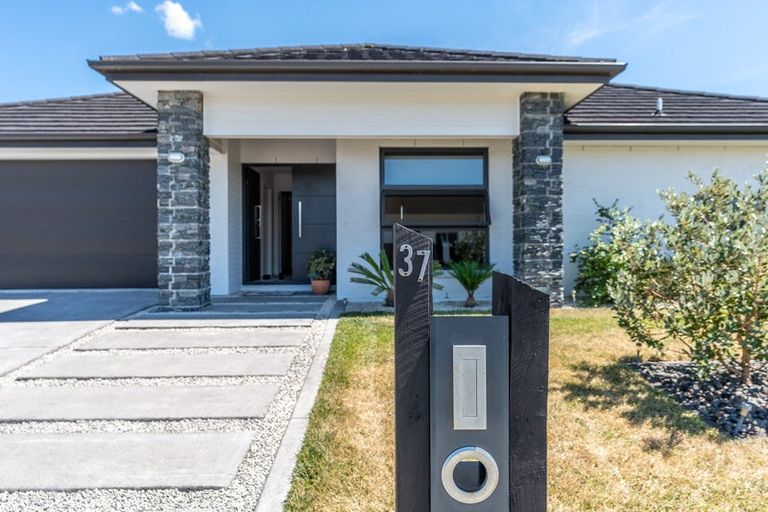 Photo of property in 37 Batten Drive, Flagstaff, Hamilton, 3210