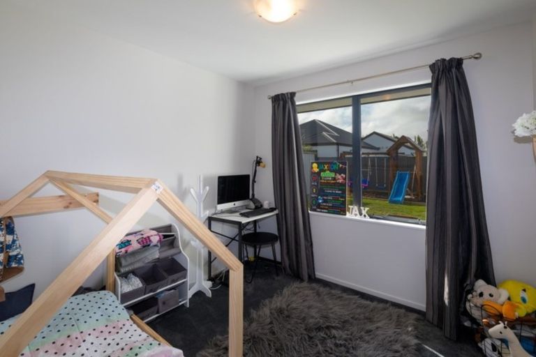 Photo of property in 43 Makawe Roa Street, Marshland, Christchurch, 8083