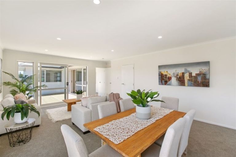 Photo of property in 27 Matata Drive, Takanini, 2112