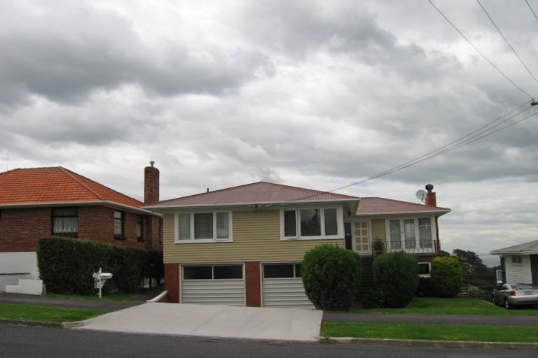 Photo of property in 42 Lynbrooke Avenue, Blockhouse Bay, Auckland, 0600