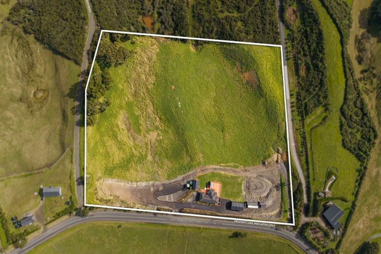 Photo of property in 511 Kiwitahi Road, Helensville, 0875