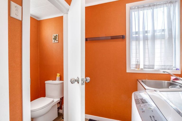 Photo of property in 102 Gonville Avenue, Gonville, Whanganui, 4501