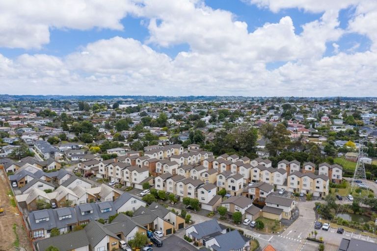 Photo of property in St Claire Village, 12/172 Mcleod Road, Te Atatu South, Auckland, 0610