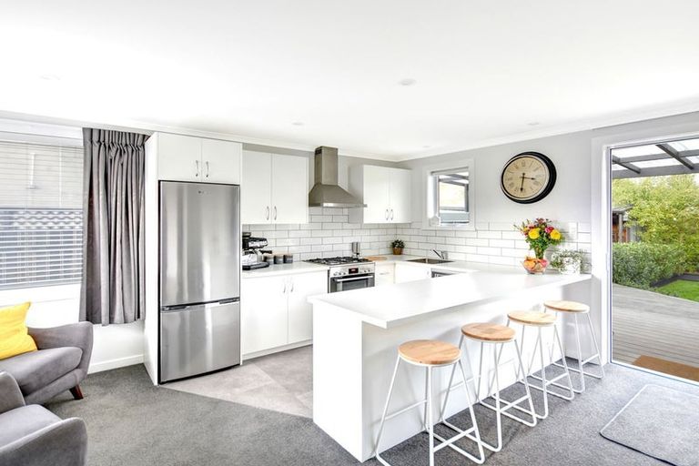 Photo of property in 71 Macandrew Road, South Dunedin, Dunedin, 9012