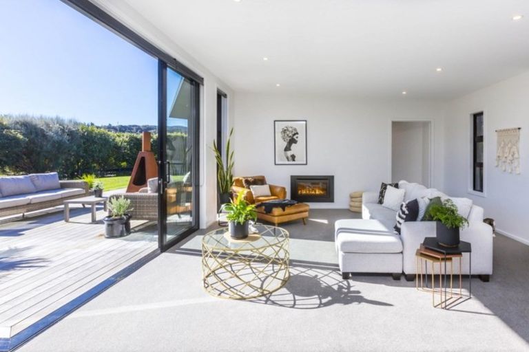 Photo of property in 46a Emerald Hill Drive, Birchville, Upper Hutt, 5018