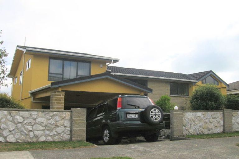 Photo of property in 35 Kaikoura Street, Maupuia, Wellington, 6022