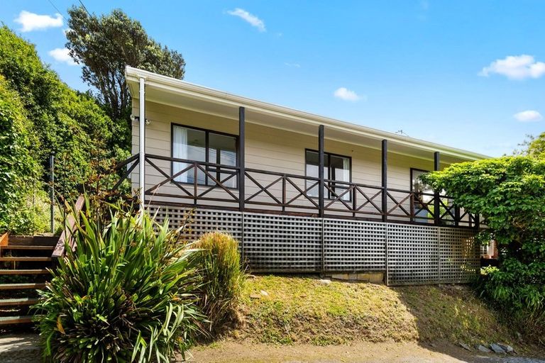 Photo of property in 12a Kitchener Terrace, Johnsonville, Wellington, 6037