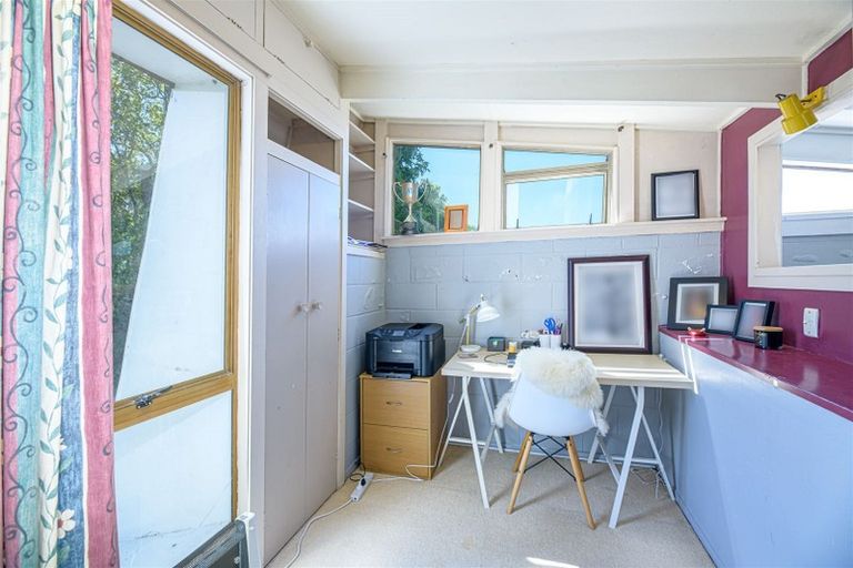 Photo of property in 114 Woodglen Road, Glen Eden, Auckland, 0602