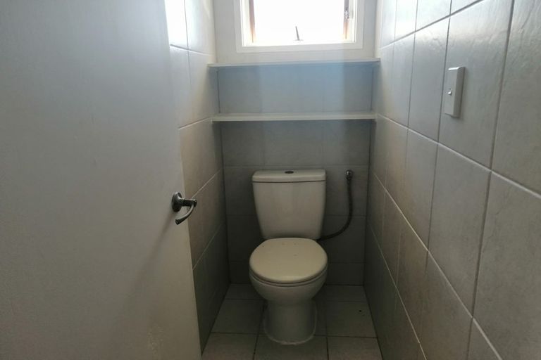 Photo of property in 43 Awaruku Road, Torbay, Auckland, 0630