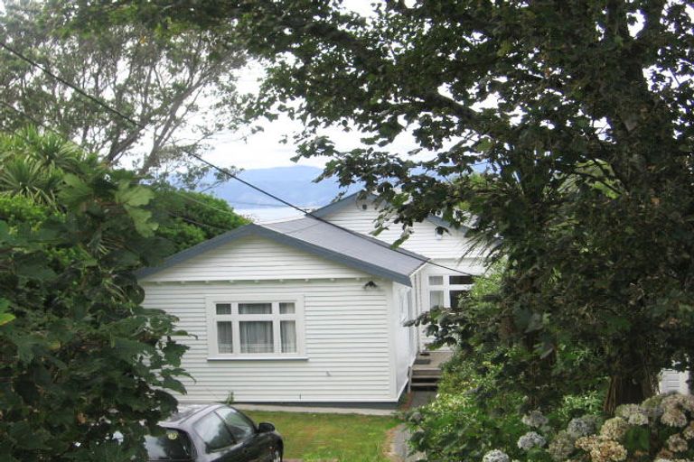 Photo of property in 3 Seaview Terrace, Northland, Wellington, 6012