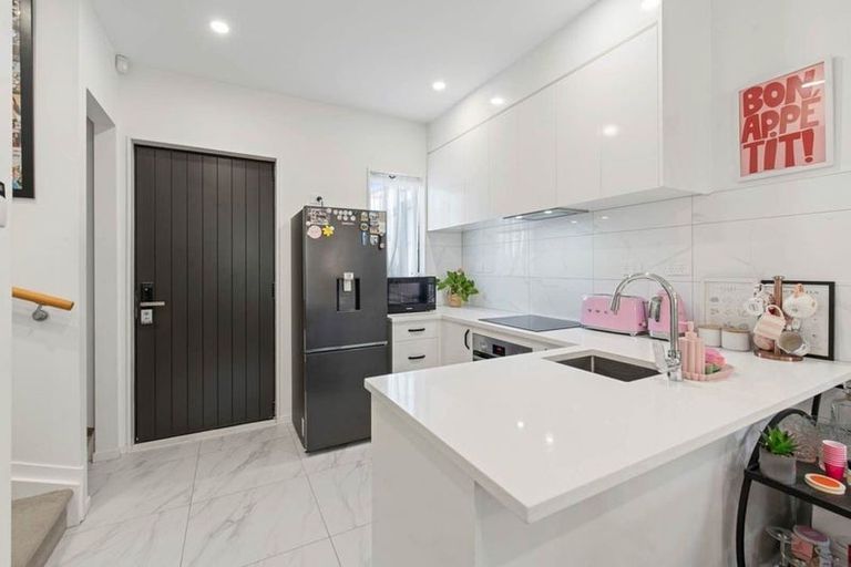 Photo of property in 4/112 Moore Street, Howick, Auckland, 2014