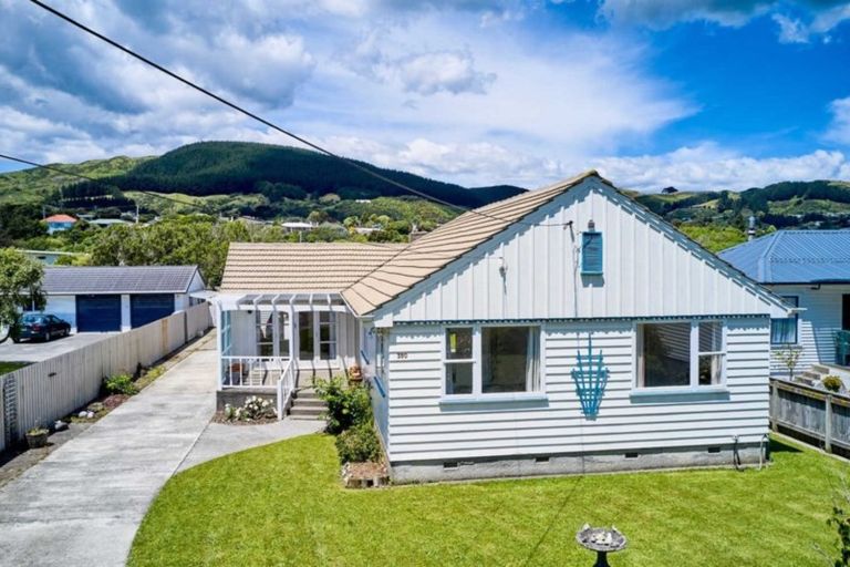 Photo of property in 350 Main Road, Tawa, Wellington, 5028