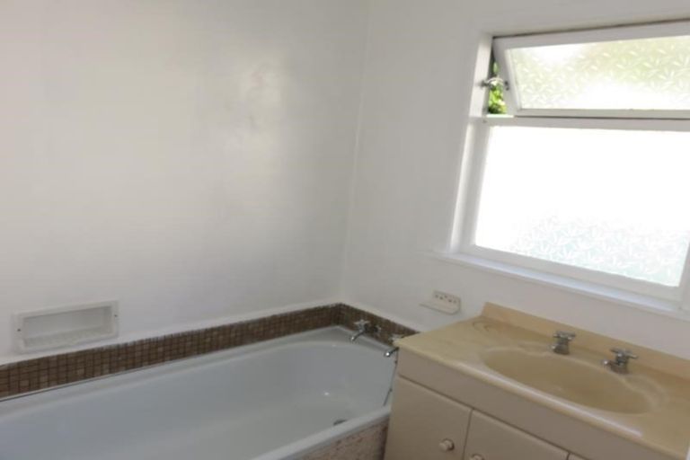 Photo of property in 10 Saville Row, Johnsonville, Wellington, 6037