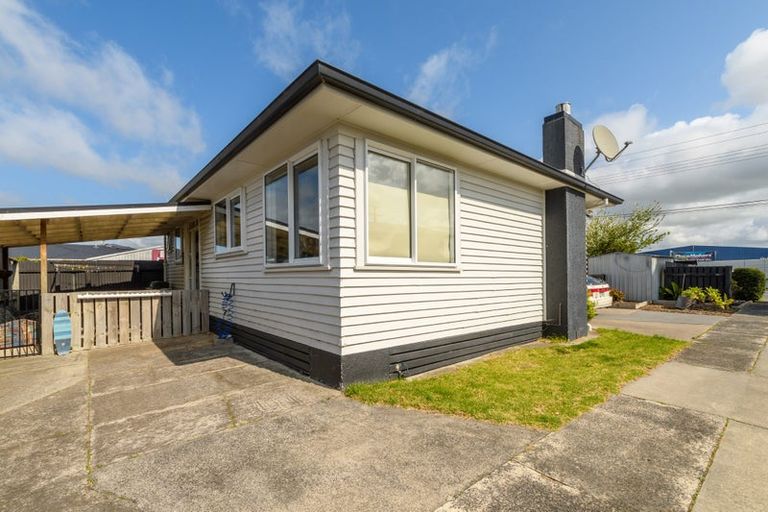 Photo of property in 584 Maunganui Road, Mount Maunganui, 3116