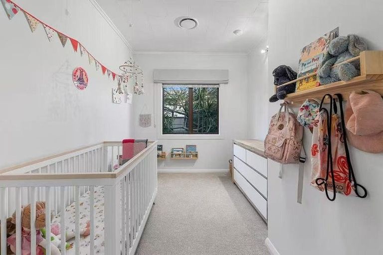 Photo of property in 22 Morrow Avenue, Bucklands Beach, Auckland, 2012