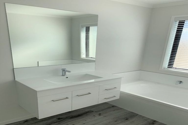 Photo of property in 29 Whakaturou Crescent, Pyes Pa, Tauranga, 3112