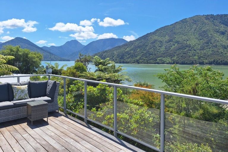 Photo of property in 685 Queen Charlotte Drive, Havelock, Picton, 7281