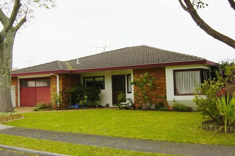 Photo of property in 2/2 Heron Avenue, Matua, Tauranga, 3110