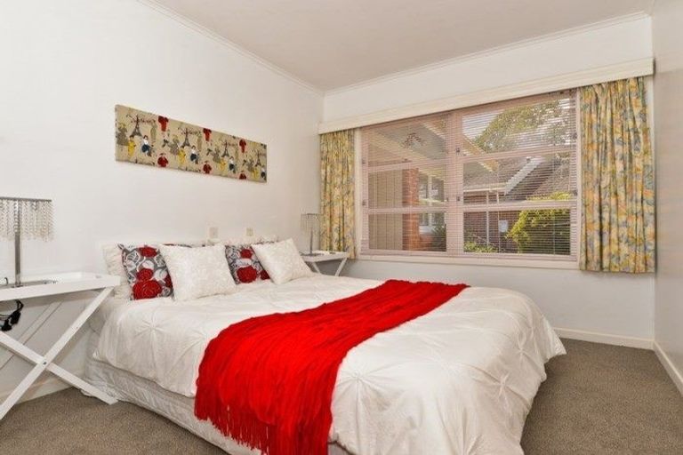 Photo of property in 37 Hillcrest Road, Hillcrest, Hamilton, 3216