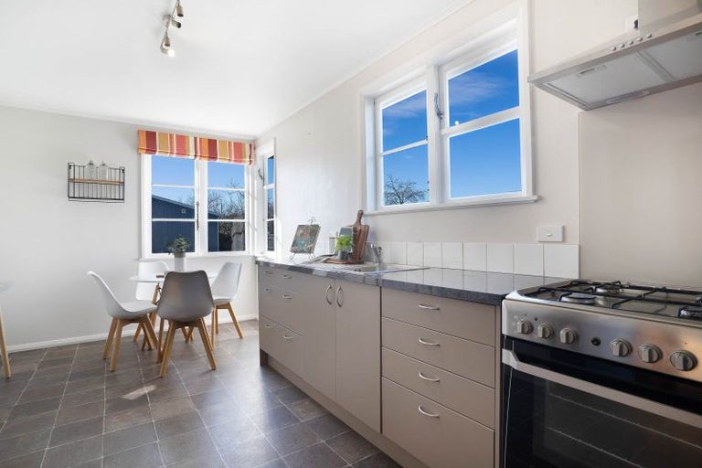 Photo of property in 30 Broadway Street, Martinborough, 5711