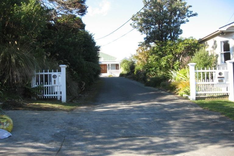 Photo of property in 6 Aylesbury Way, Karori, Wellington, 6012