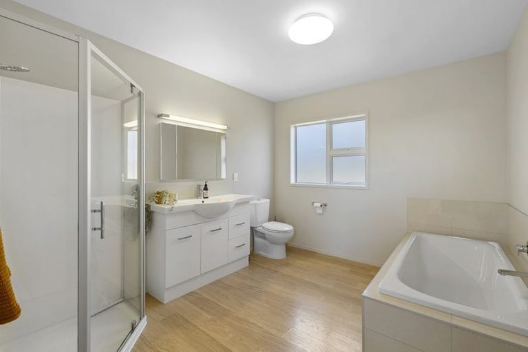 Photo of property in 32 Redwood Crescent, Hurdon, New Plymouth, 4310