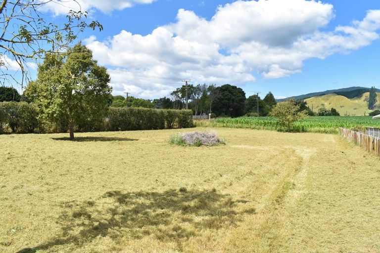 Photo of property in 37 Waikawa Beach Road, Manakau, Levin, 5573