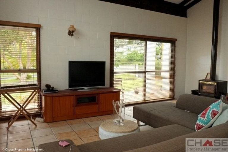 Photo of property in 96 Becroft Drive, Forrest Hill, Auckland, 0620