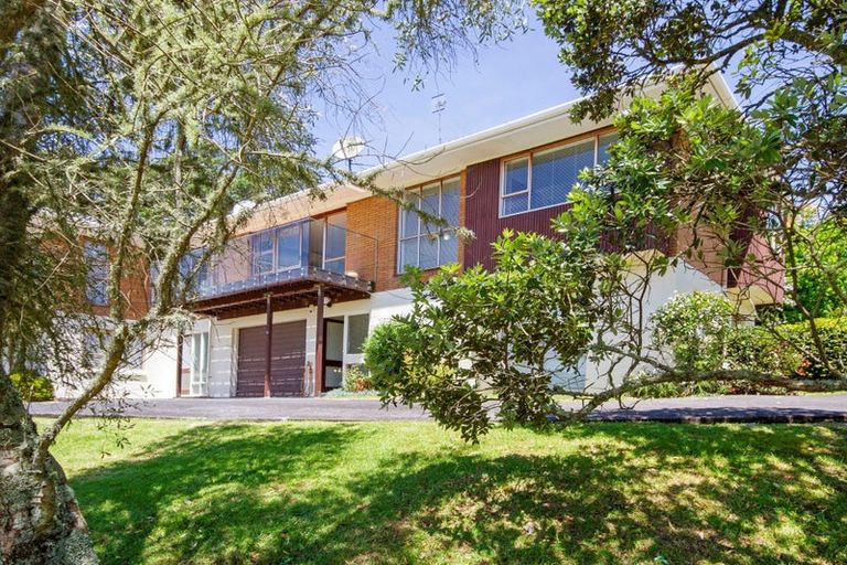 Photo of property in 1/2 Sylvan Avenue, Northcote, Auckland, 0627