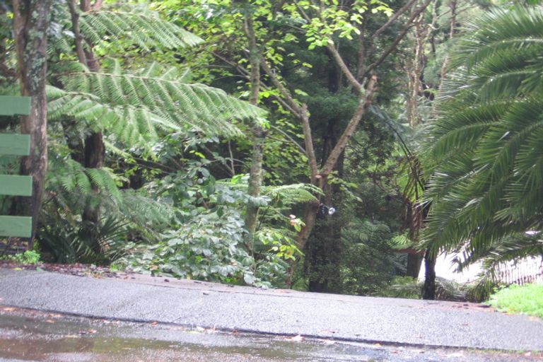 Photo of property in 210 Woodlands Park Road, Titirangi, Auckland, 0604