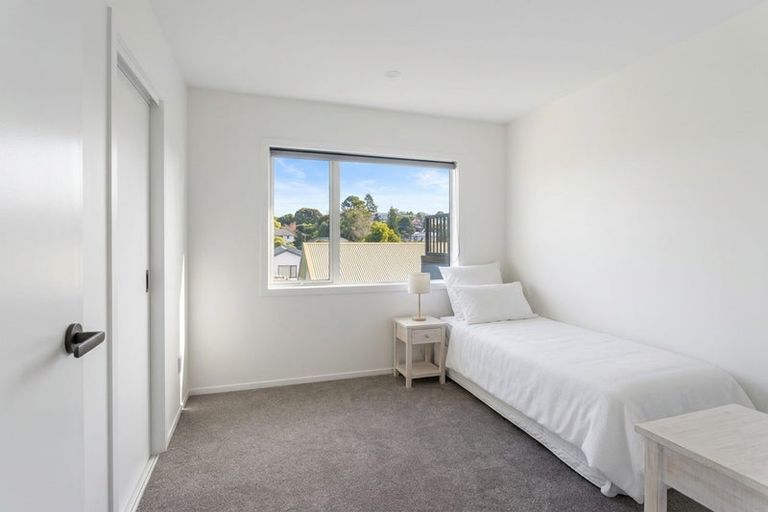 Photo of property in 23a Crosby Road, West Harbour, Auckland, 0618