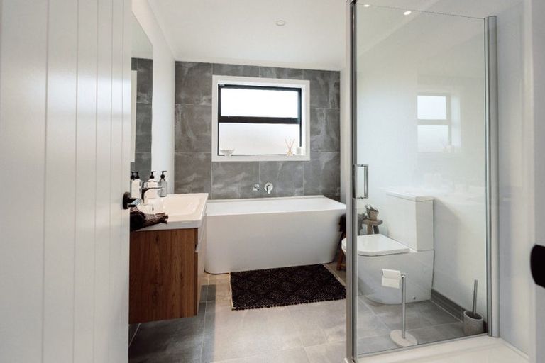 Photo of property in 2 Tiaki Rise, Tikipunga, 0112