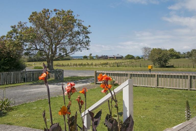 Photo of property in 130 Athenree Road, Athenree, Katikati, 3177
