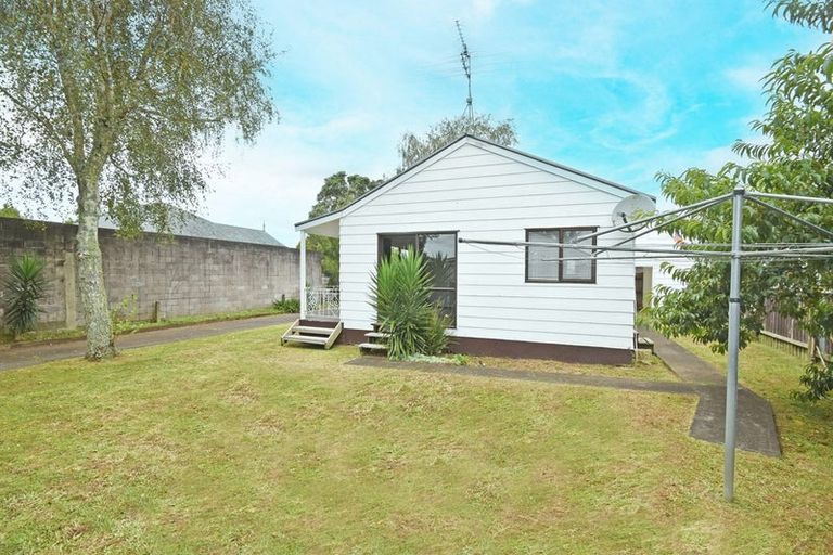 Photo of property in 2/87 Kayes Road, Pukekohe, 2120