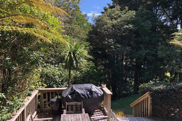 Photo of property in 33 Park Hill Road, Birkenhead, Auckland, 0626