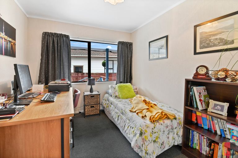 Photo of property in 7 Oakmont Place, Wattle Downs, Auckland, 2103