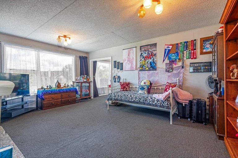 Photo of property in 2 Anakiwa Street, Kelvin Grove, Palmerston North, 4414