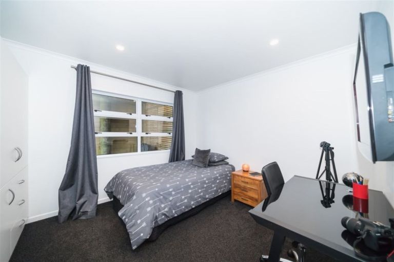Photo of property in 413 Aokautere Drive, Aokautere, Palmerston North, 4471