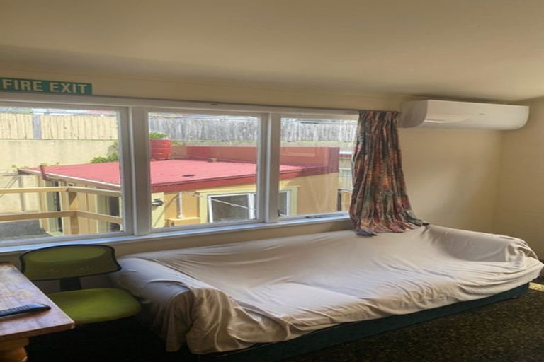 Photo of property in Hawkestone House, 21 Hawkestone Street, Thorndon, Wellington, 6011