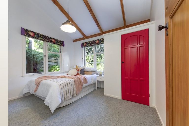 Photo of property in 79 Glenesk Road, Piha, New Lynn, 0772