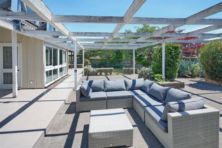 Photo of property in 70b Avonhead Road, Avonhead, Christchurch, 8042