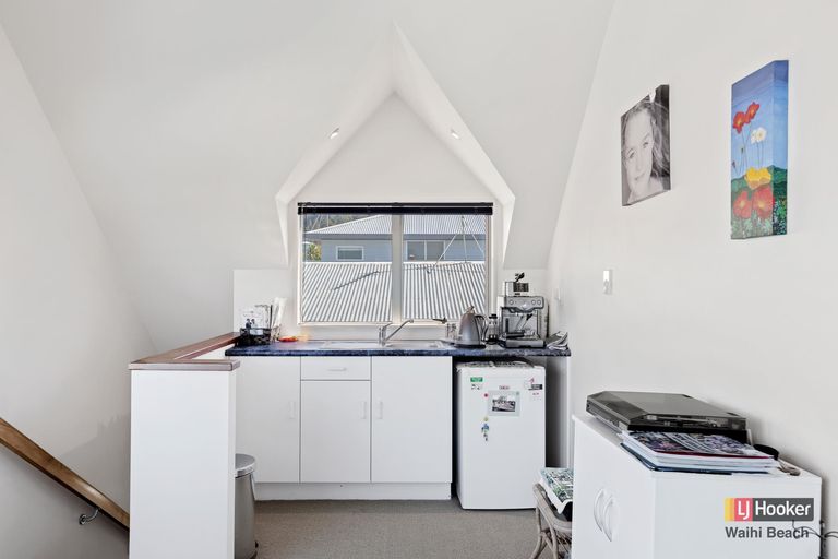 Photo of property in 31 Ocean View Road, Waihi Beach, 3611