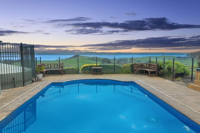 Photo of property in 215 Oyster Point Road, Kaukapakapa, Warkworth, 0984