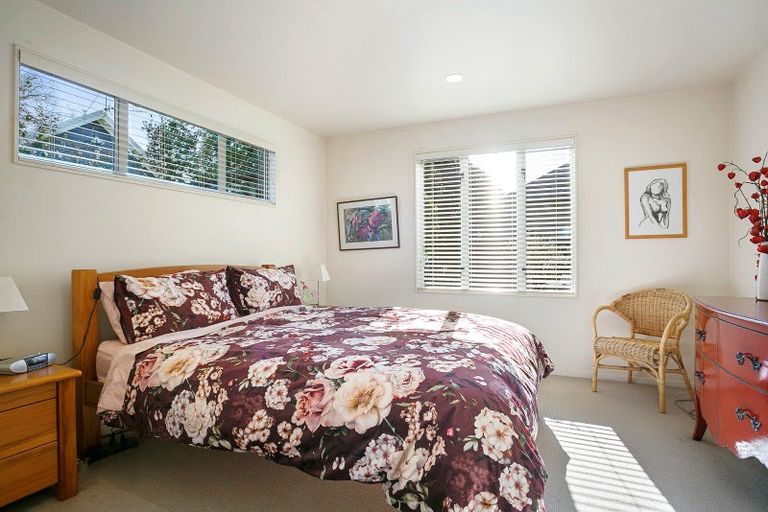 Photo of property in 29b Clare Street, Cambridge, 3434